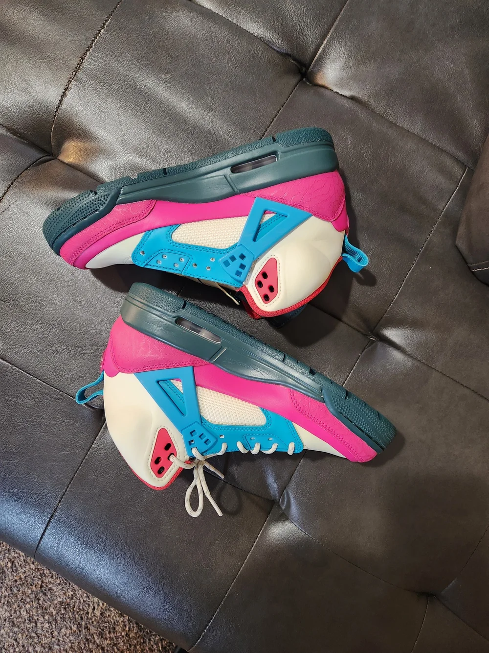 Air Jordan Spike Sneaker Boots Size 6 Youth Missing 1 Lace